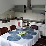 Designer Mit Kamin הרטברג